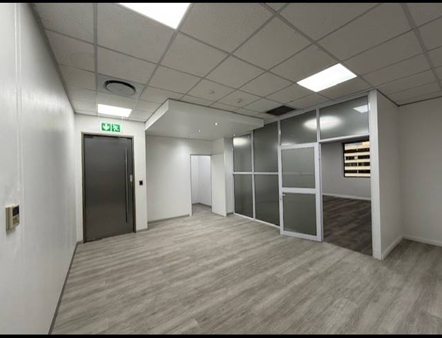 472M² OFFICE TO LET IN CLAREMONT